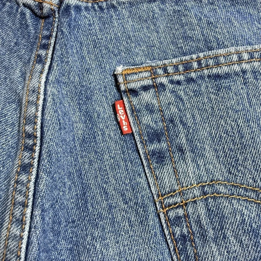 Levis 501 Original Fit Mens Jeans 33x30 Medium Wash Blue Button Fly Straight Leg